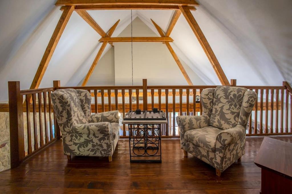 7 Bedroom Secluded Villa Close To Prague Říčany Dış mekan fotoğraf