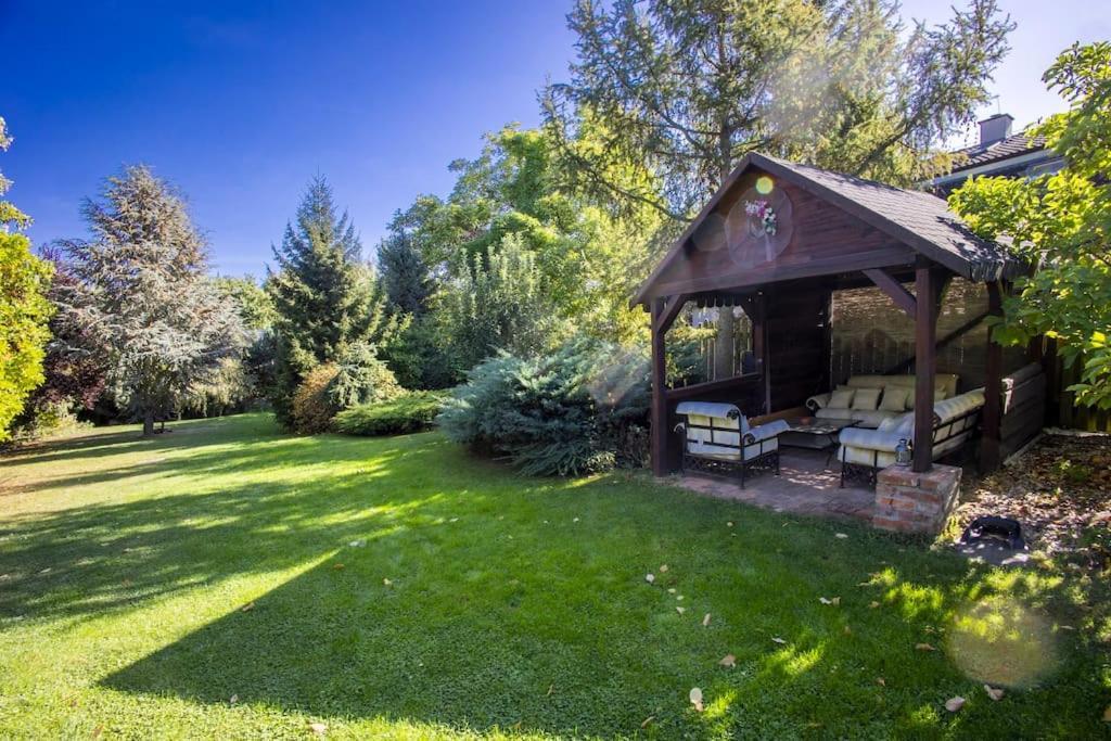 7 Bedroom Secluded Villa Close To Prague Říčany Dış mekan fotoğraf