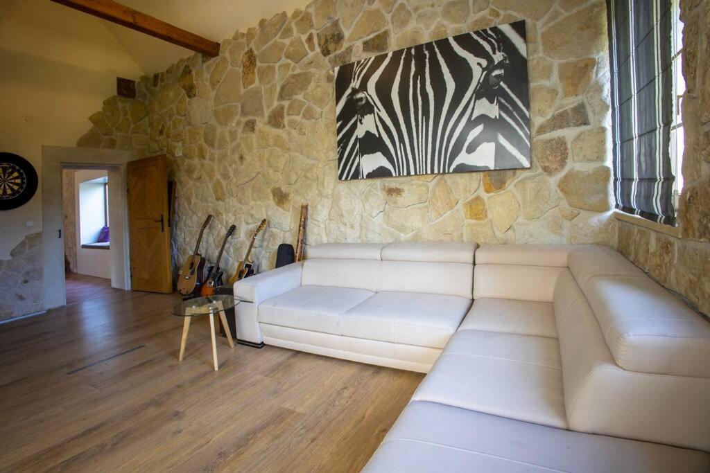 7 Bedroom Secluded Villa Close To Prague Říčany Dış mekan fotoğraf