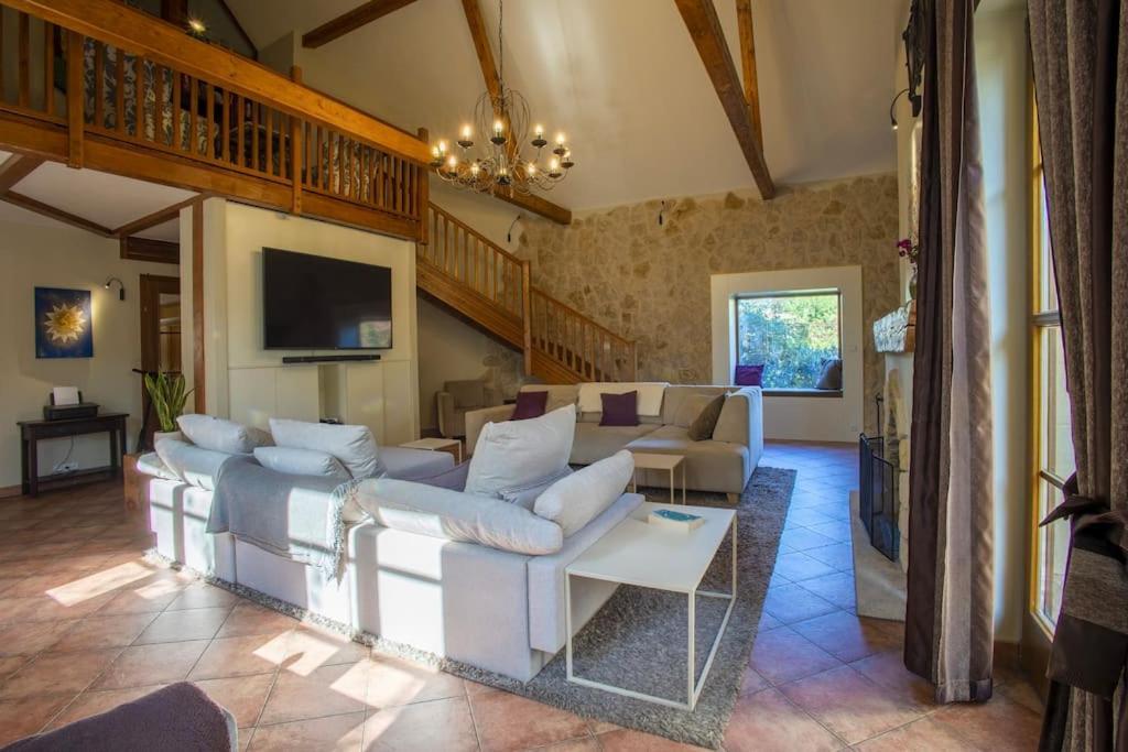 7 Bedroom Secluded Villa Close To Prague Říčany Dış mekan fotoğraf